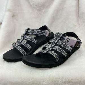 Teva original dorado strappy sandals. Size 10